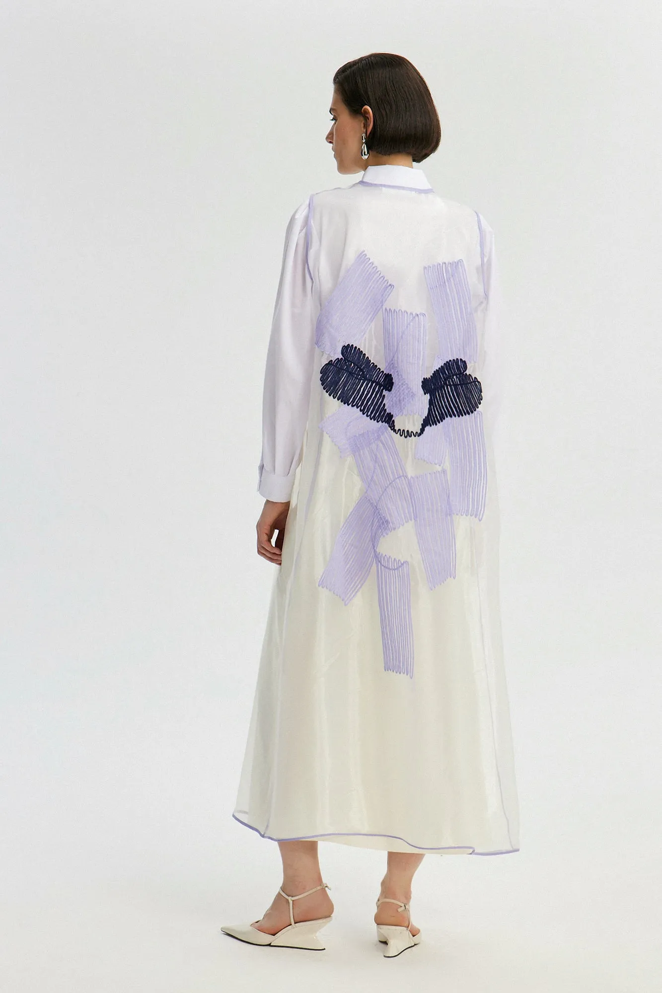 LONG ORGANZE VEST WITH EMBROIDERY DETAIL