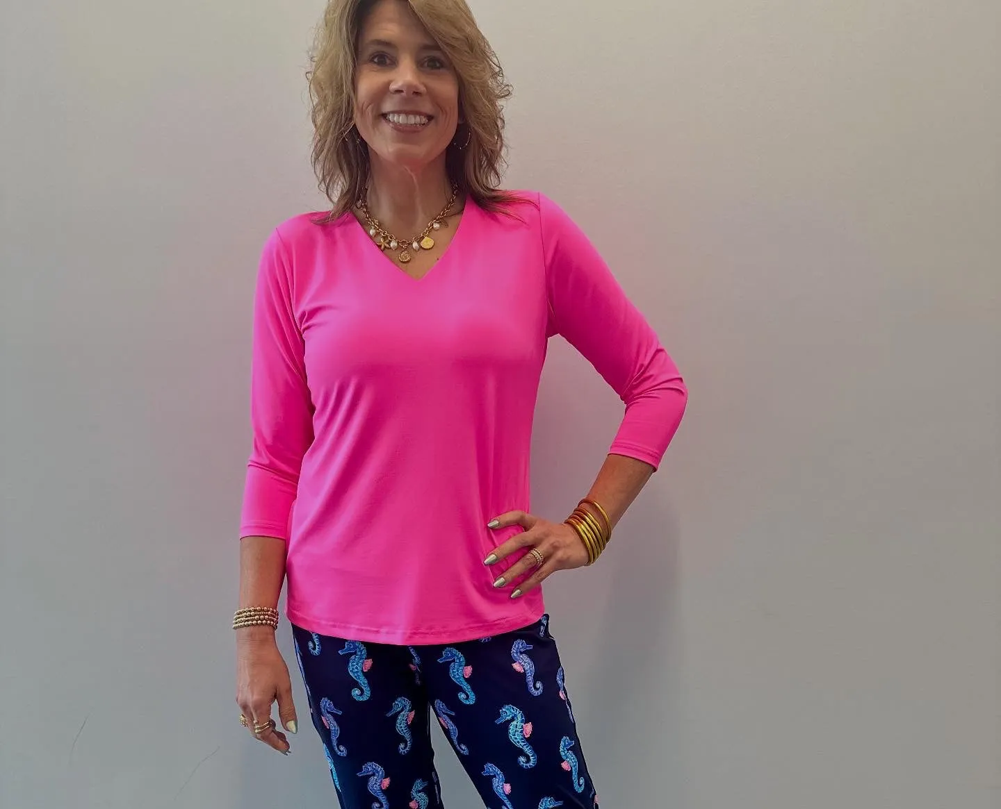 LuLu B Solid V-Neck 3/4 Sleeve Top
