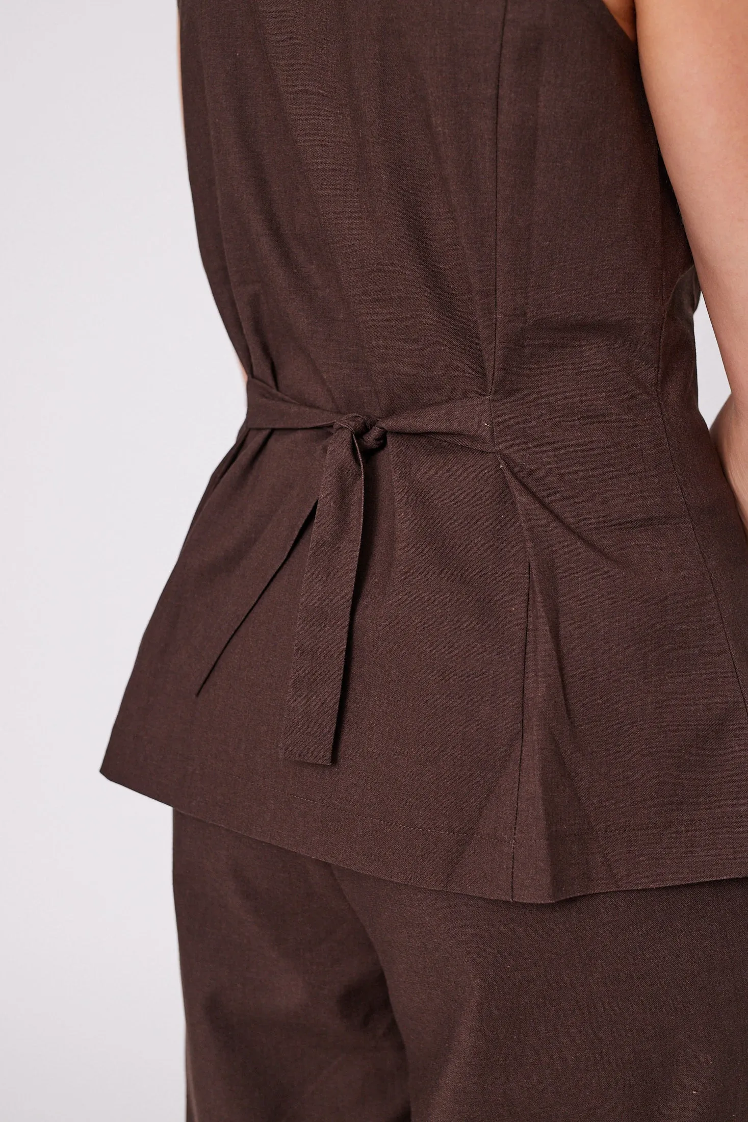 Shine On Label Quillon Vest Chocolate