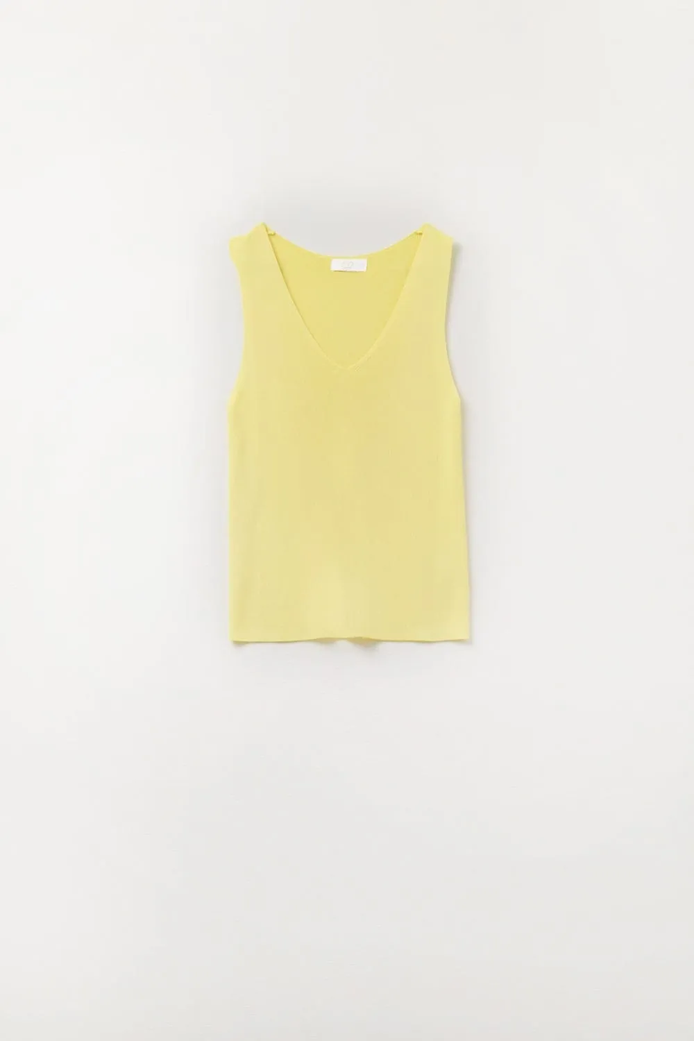 Yelow Sleeveless Fine Knitted Top With V-Neck